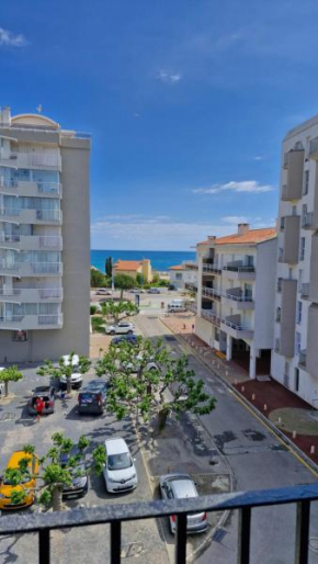 RESIDENCE DU SOLEIL Spacieux T3 face à la mer au port - Parking